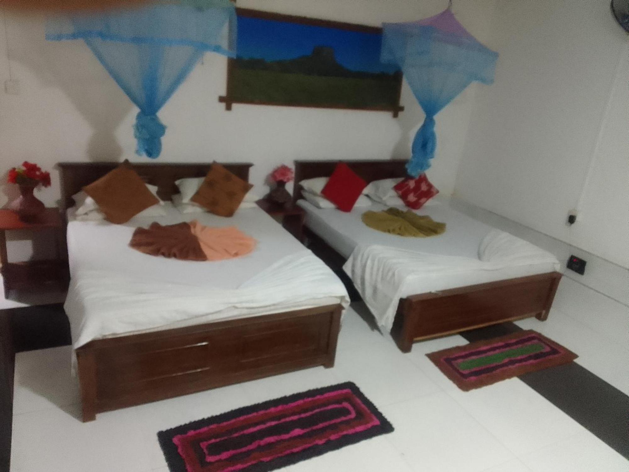 Lahiru Home Stay Sigiriya Exterior photo